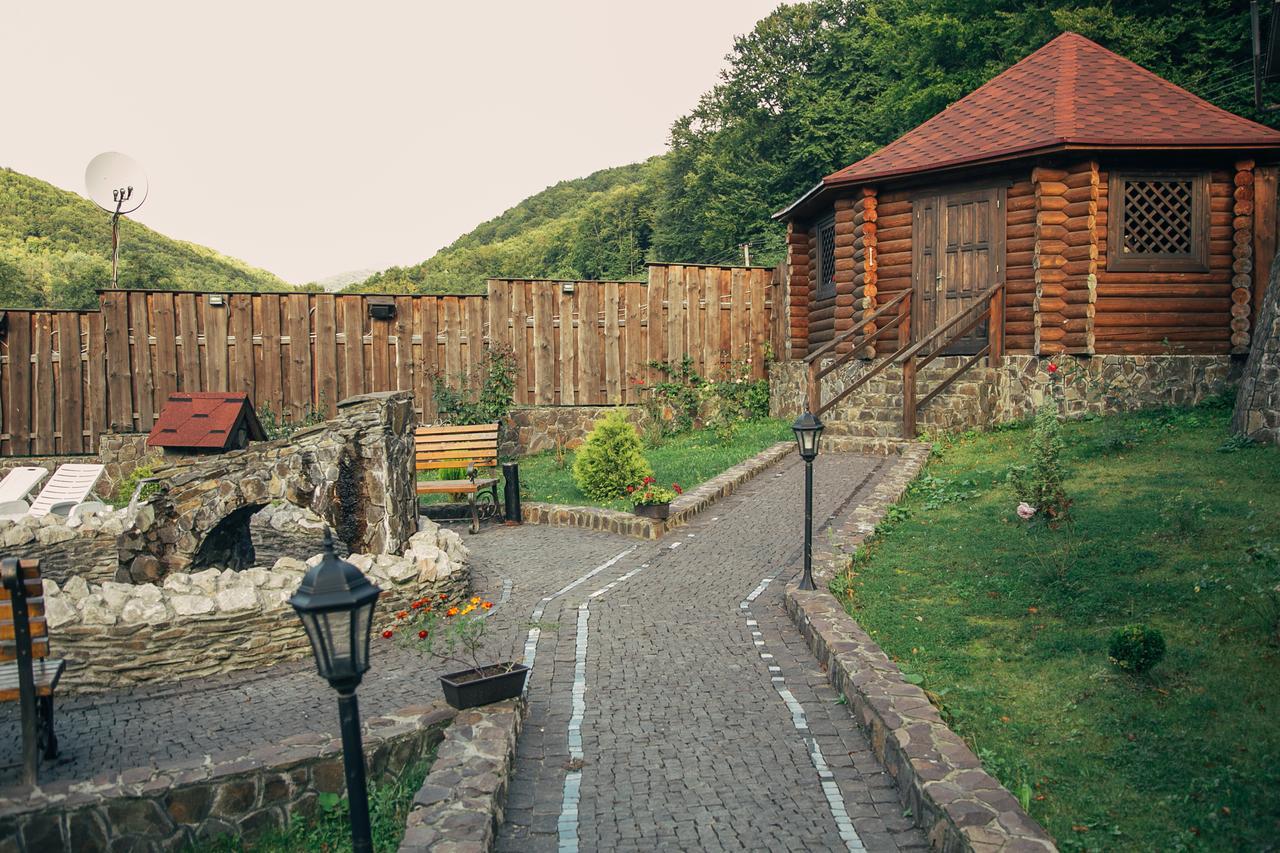 Sadyba Sribne Dzherelo Hotel Ilnytsya ภายนอก รูปภาพ